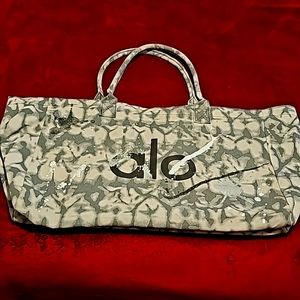 ALO Yoga large Peace on Earth Tote/Shopper.